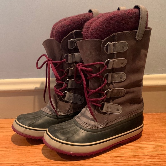 Sorel Snow Boots - Picture 1 of 7